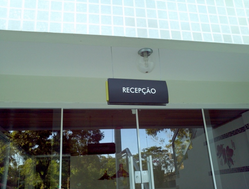 Orçamento de Placas de Sinalização de Condomínio Gávea - Placa para Sala Comercial Personalizada